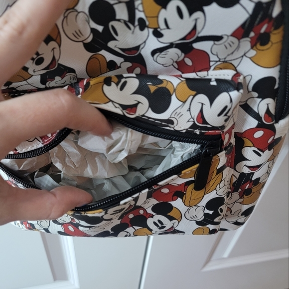 Mickey Mouse - Picture 5 of 6